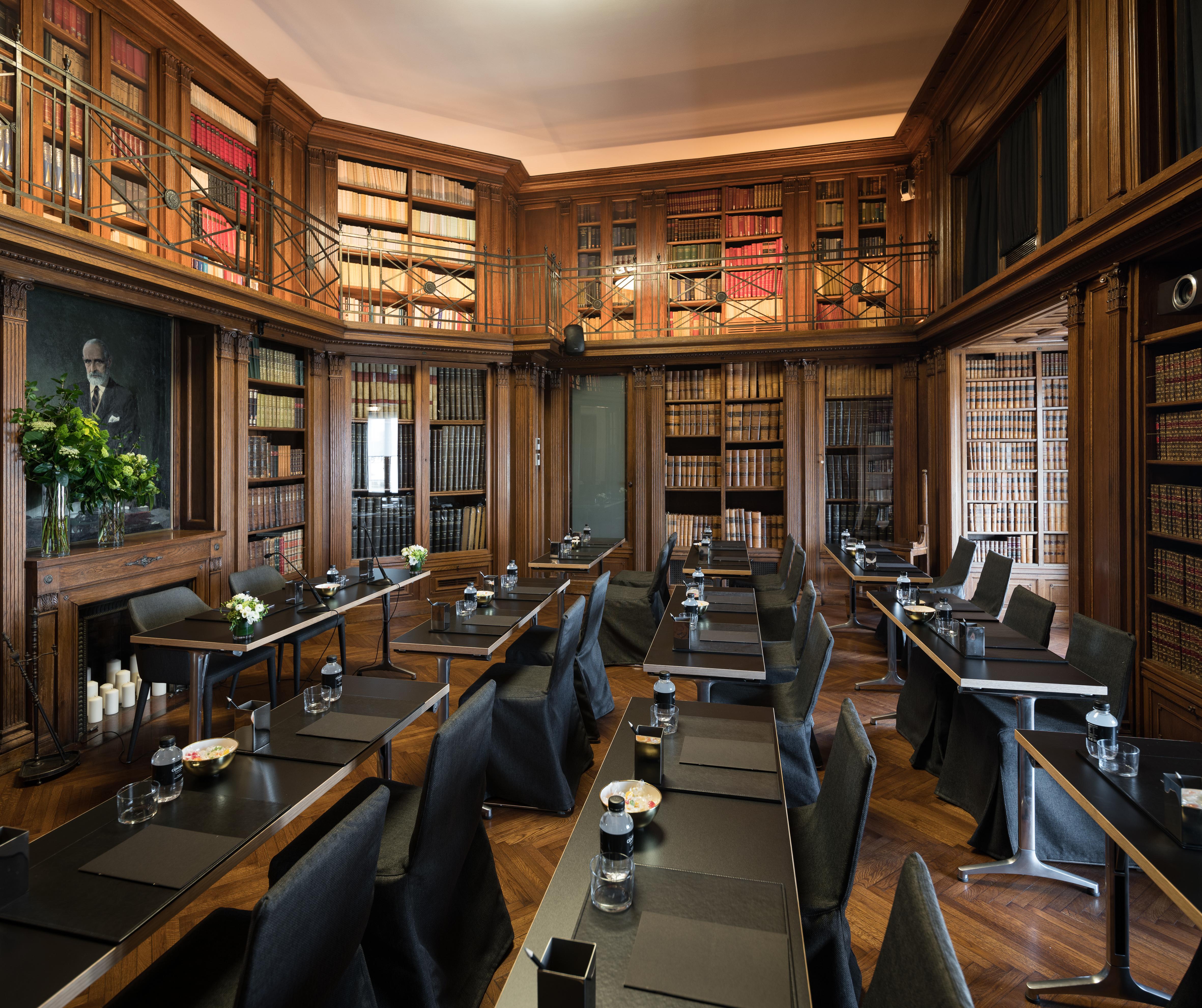 Grand Hotel Central, Small Luxury Hotels Barcelona Ngoại thất bức ảnh The Library at The Ivy, St John's Wood
