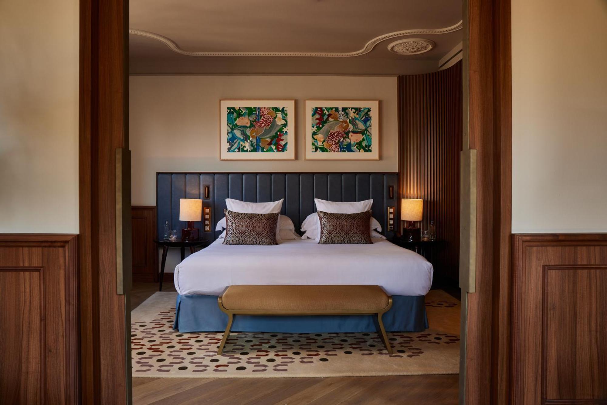 Grand Hotel Central, Small Luxury Hotels Barcelona Ngoại thất bức ảnh A bedroom at the hotel