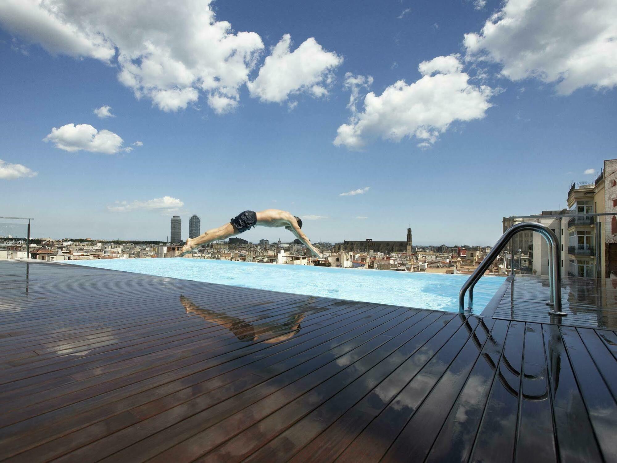Grand Hotel Central, Small Luxury Hotels Barcelona Tiện nghi bức ảnh The rooftop pool